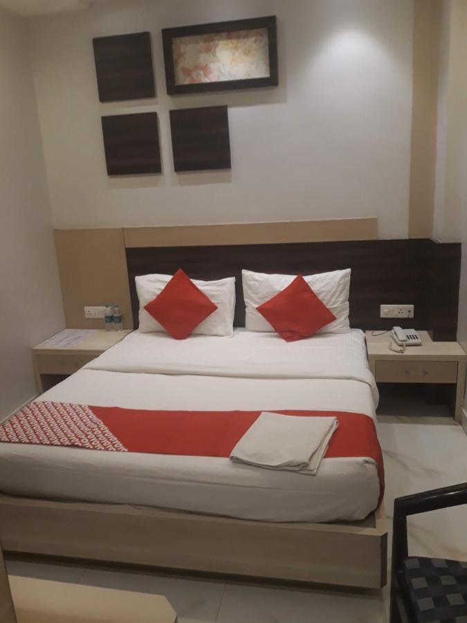 Hotel Megha Inn ラクナウ エクステリア 写真
