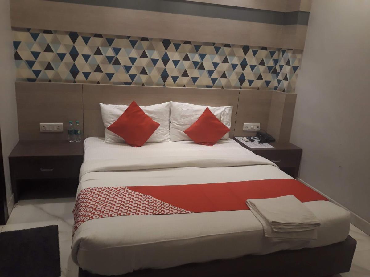 Hotel Megha Inn ラクナウ エクステリア 写真