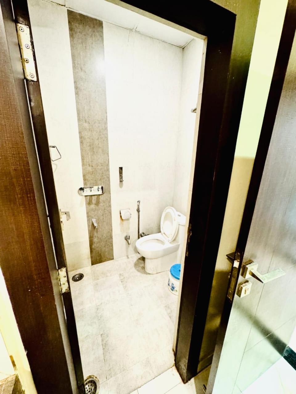 Hotel Megha Inn ラクナウ エクステリア 写真